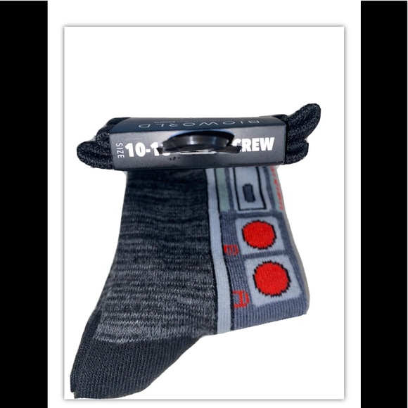Nintendo Controller Crew Socks 1 Pair Men 8-12 Gray Black Red Gamer NES 8Bit NEW - Picture 11 of 12
